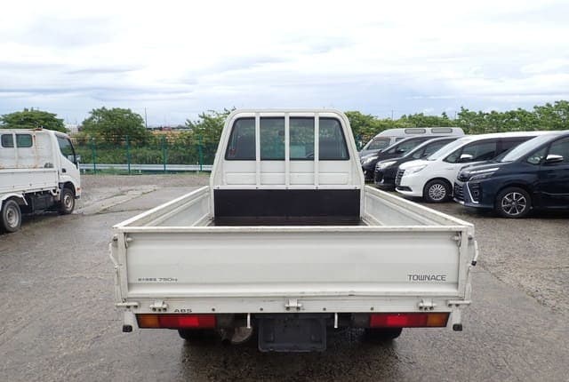 2002 Toyota Townace JDM car for sale — photo 4 of 25