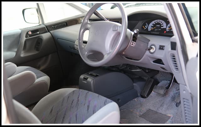 1998 Toyota Estima JDM car for sale — photo 16 of 19