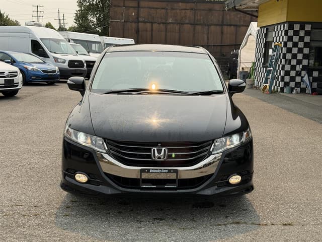 2011 Honda Odyssey JDM car for sale — photo 2 of 19