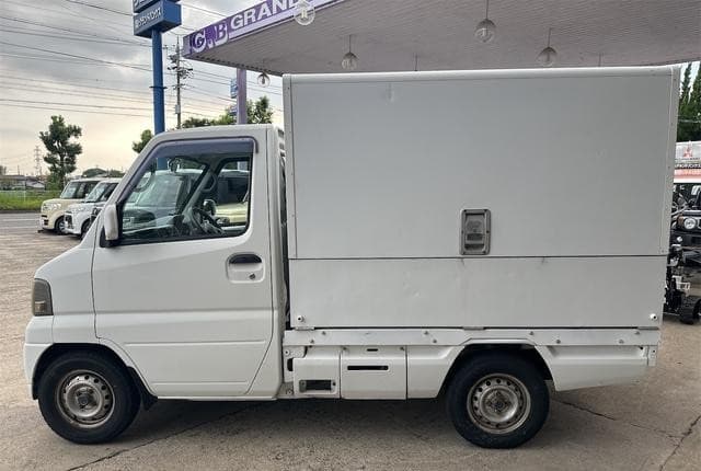 2004 Mitsubishi Minicab JDM car for sale — photo 5 of 25