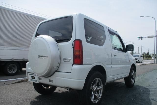 2010 Suzuki Jimny JDM car for sale — photo 6 of 25
