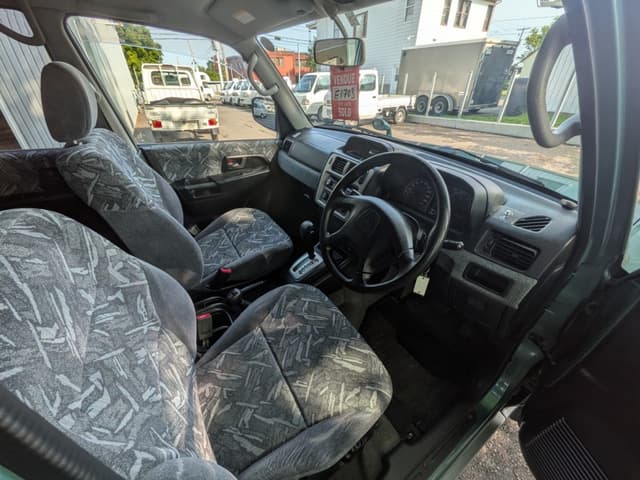 2000 Mitsubishi Pajero JDM car for sale — photo 10 of 17