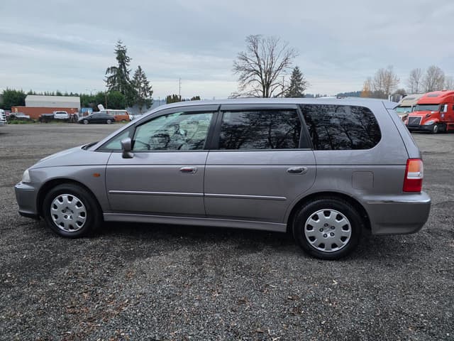 2000 Honda Odyssey JDM car for sale — photo 10 of 12