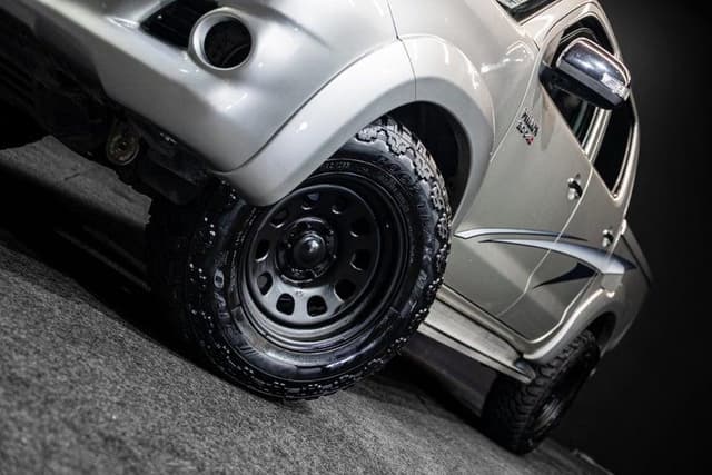 2012 Toyota Hilux JDM car for sale — photo 3 of 13