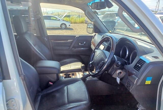 2009 Mitsubishi Pajero JDM car for sale — photo 25 of 25