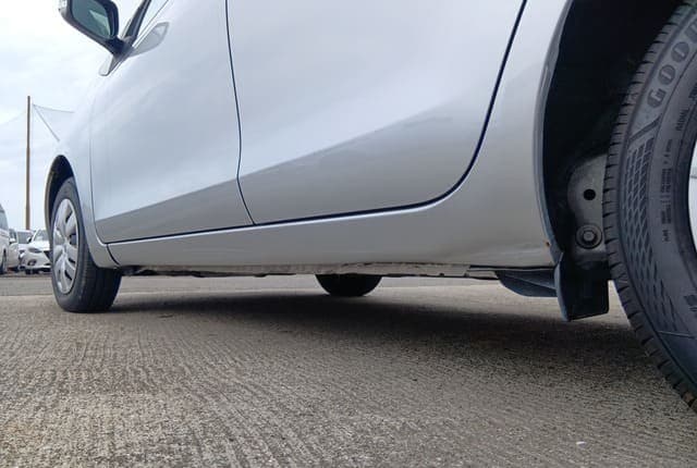 2010 Toyota Vitz JDM car for sale — photo 19 of 25