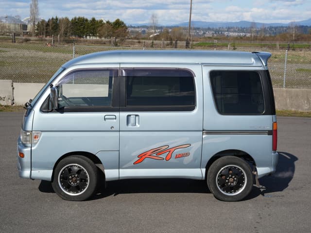 1998 Daihatsu Atrai JDM car for sale — photo 3 of 10
