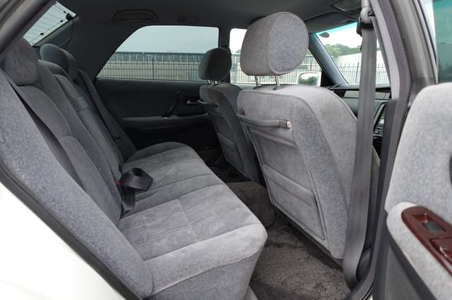 1995 Toyota Crown JDM car for sale — photo 17 of 19