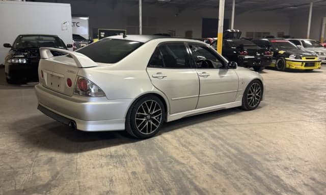 1999 Toyota Altezza JDM car for sale — photo 9 of 25