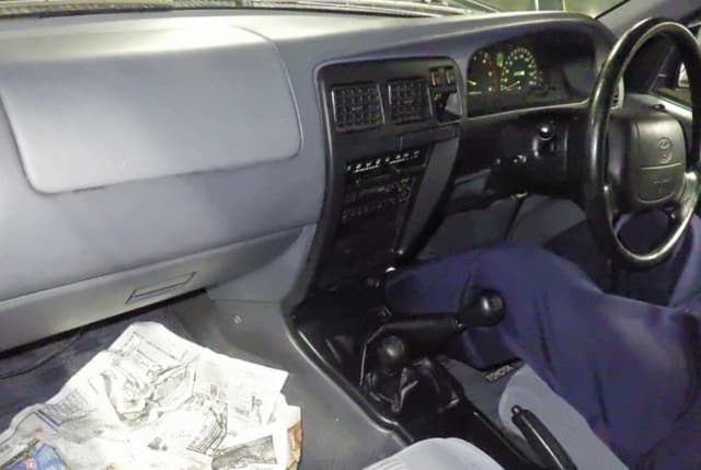 1996 Toyota Hilux Surf JDM car for sale — photo 3 of 3