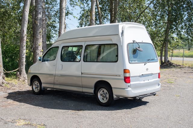 1999 Toyota Grand Hiace JDM car for sale — photo 4 of 15