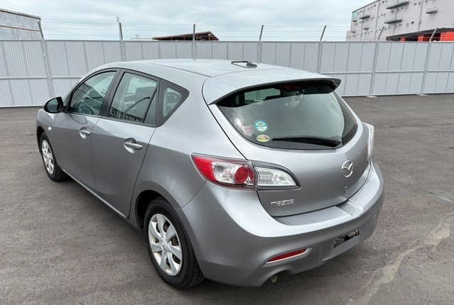 2010 Mazda Axela JDM car for sale — photo 3 of 25