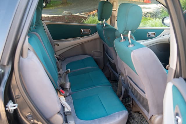 1999 Nissan Tino JDM car for sale — photo 15 of 15