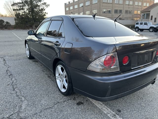 1998 Toyota Altezza JDM car for sale — photo 7 of 25
