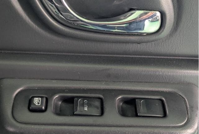 2011 Suzuki Jimny JDM car for sale — photo 22 of 25