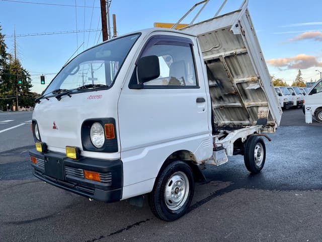 1991 Mitsubishi Minicab JDM car for sale — photo 3 of 25
