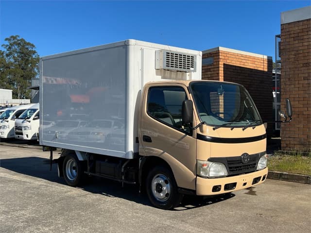 2008 Toyota Dyna JDM car for sale — photo 4 of 18