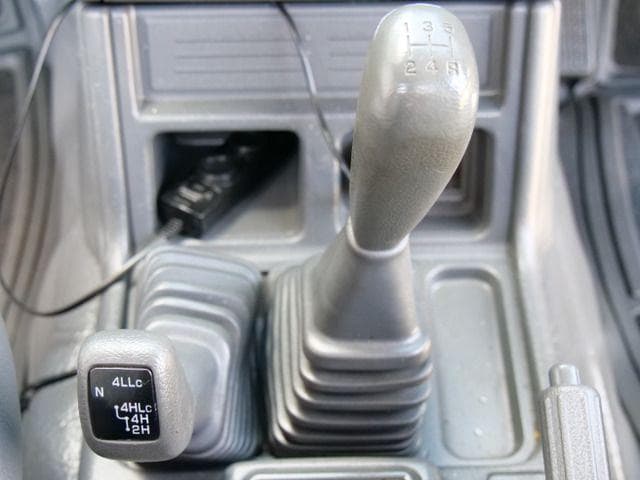 1998 Mitsubishi Pajero JDM car for sale — photo 11 of 14