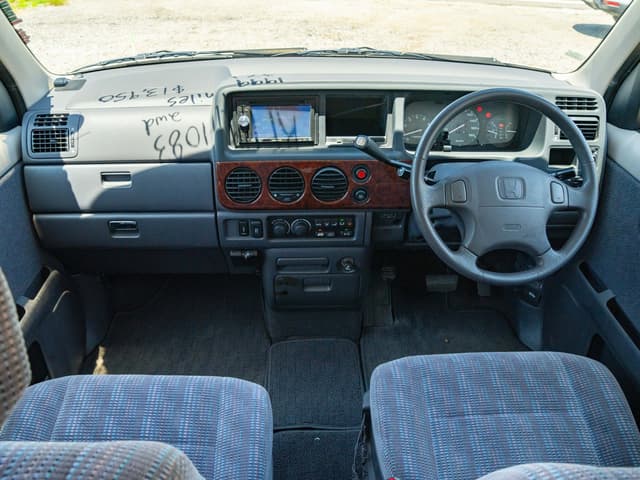 1999 Honda Stepwagon JDM car for sale — photo 11 of 15