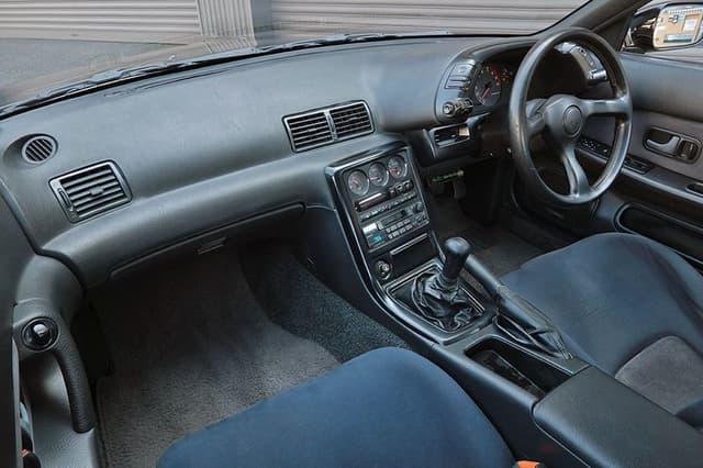 1989 Nissan Skyline JDM car for sale — photo 23 of 25