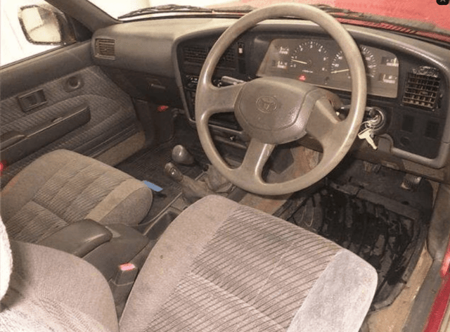 1994 Toyota Hilux JDM car for sale — photo 6 of 10
