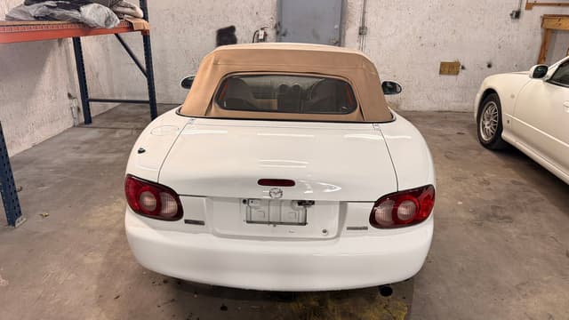 2000 Mazda Roadster (Eunos Roadster / MX-5) JDM car for sale — photo 4 of 13