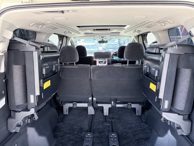 2008 Toyota Alphard JDM car for sale — photo 12 of 17