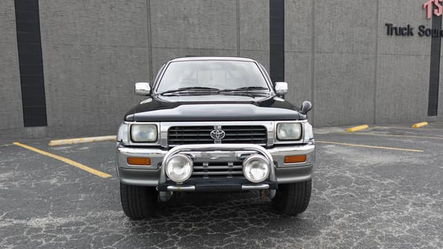 1997 Toyota Hilux JDM car for sale — photo 3 of 15