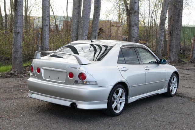2001 Toyota Altezza JDM car for sale — photo 6 of 17
