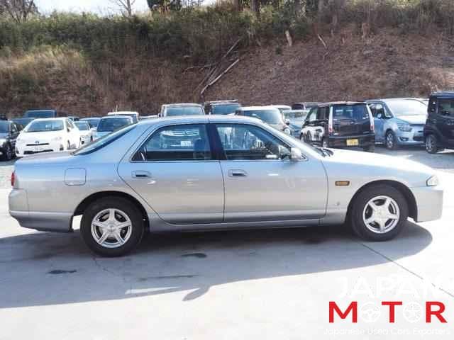 1996 Nissan Skyline JDM car for sale — photo 2 of 9