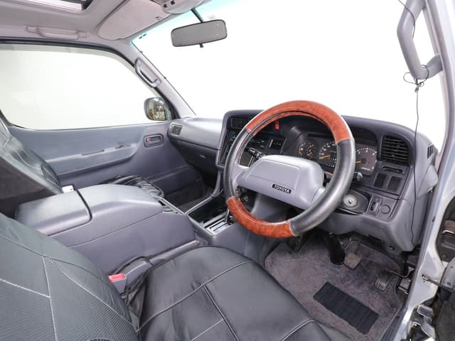 1994 Toyota HiAce JDM car for sale — photo 9 of 25