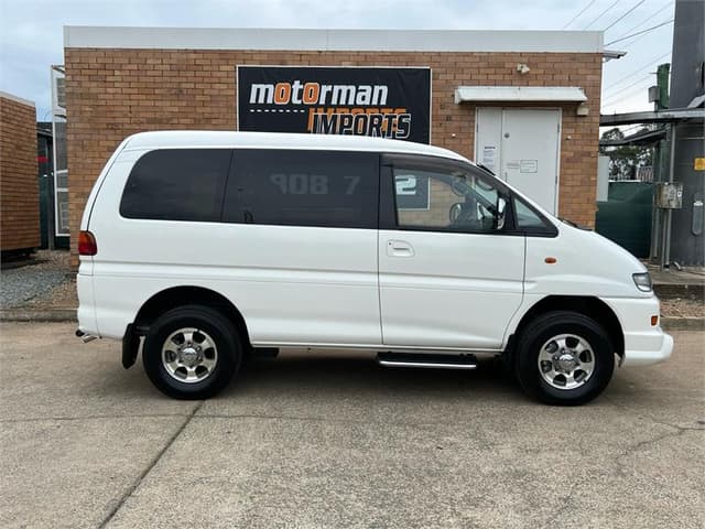 2004 Mitsubishi Delica JDM car for sale — photo 5 of 10
