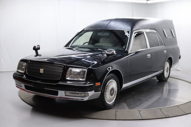 1997 Toyota Century JDM car for sale — photo 2 of 25