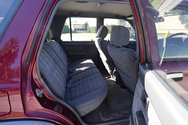 1993 Toyota Hilux Surf JDM car for sale — photo 13 of 17