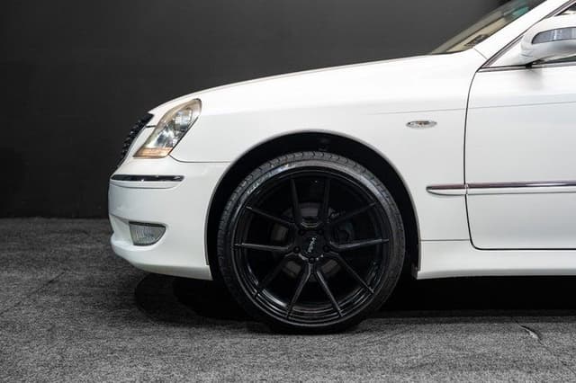 2004 Toyota Majesta JDM car for sale — photo 10 of 20