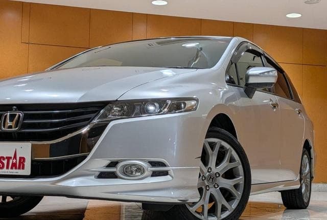 2011 Honda Odyssey JDM car for sale — photo 10 of 25