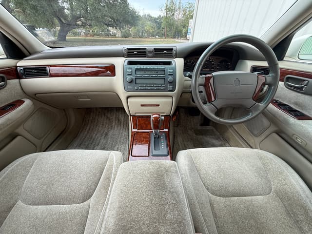 2000 Toyota Crown JDM car for sale — photo 19 of 21