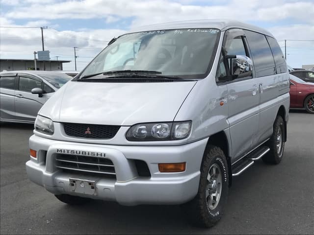 2002 Mitsubishi Delica JDM car for sale — photo 3 of 25