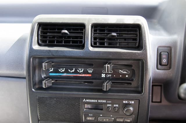 1996 Mitsubishi Minicab JDM car for sale — photo 17 of 19