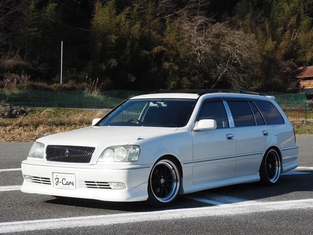 2001 Toyota Crown JDM car for sale — photo 14 of 25