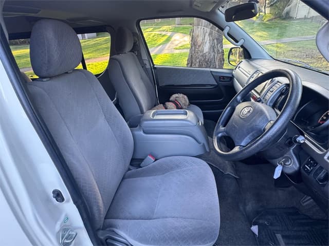 2008 Toyota HiAce JDM car for sale — photo 22 of 25