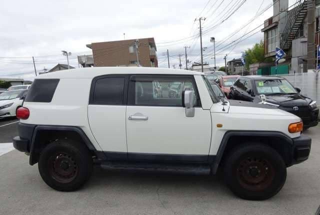 2011 Toyota Fj Cruiser JDM car for sale — photo 12 of 25