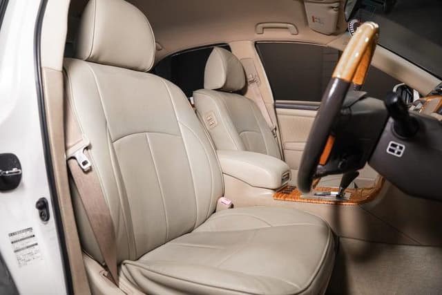 2006 Toyota Majesta JDM car for sale — photo 14 of 16