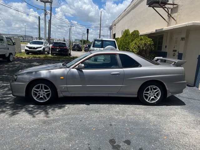 1998 Nissan Skyline JDM car for sale — photo 4 of 17