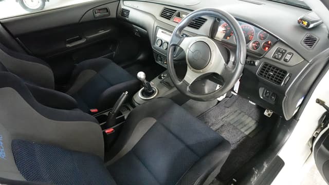 2001 Mitsubishi Lancer Evolution JDM car for sale — photo 8 of 12