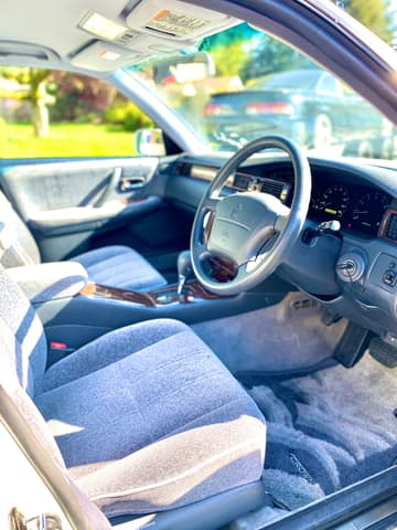 1997 Toyota Crown JDM car for sale — photo 4 of 14