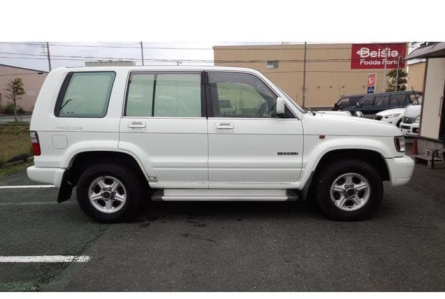 2002 Isuzu Bighorn JDM car for sale — photo 3 of 25
