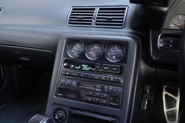 1993 Nissan Skyline JDM car for sale — photo 23 of 25