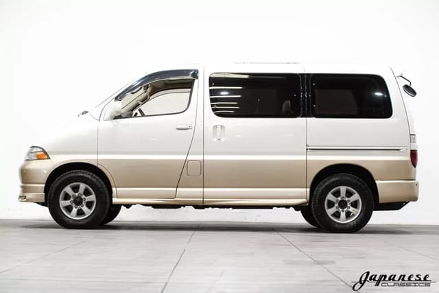 1998 Toyota Granvia JDM car for sale — photo 4 of 25