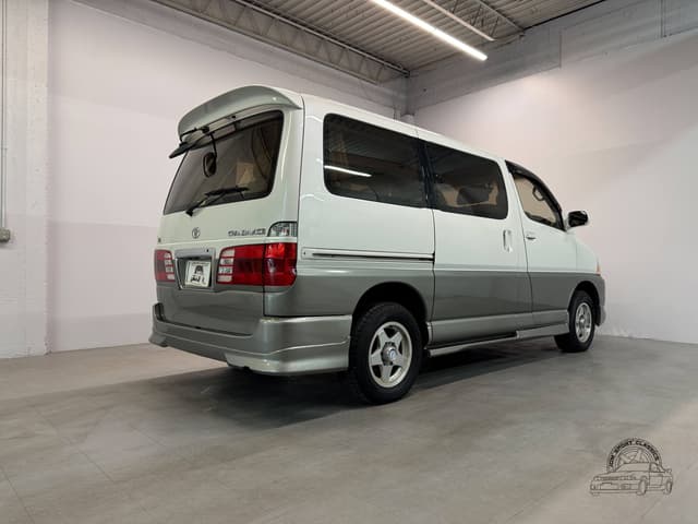 2001 Toyota Grand Hiace JDM car for sale — photo 12 of 25
